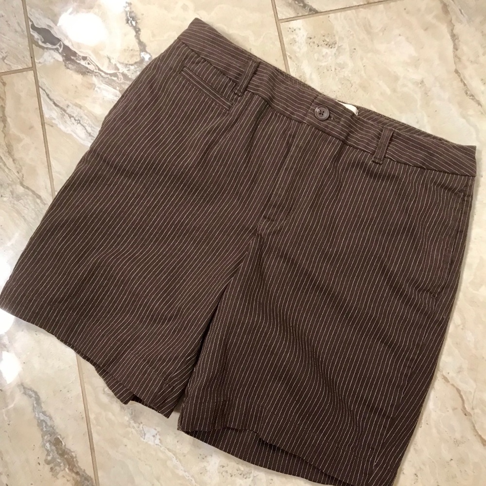 Brown striped stretch city shorts
